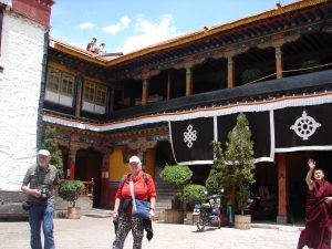 im Innenhof des Klosters Jokhang